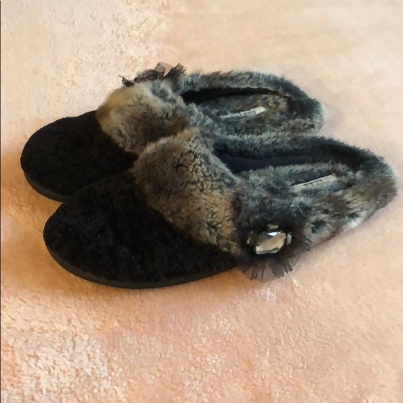 simply vera wang slippers